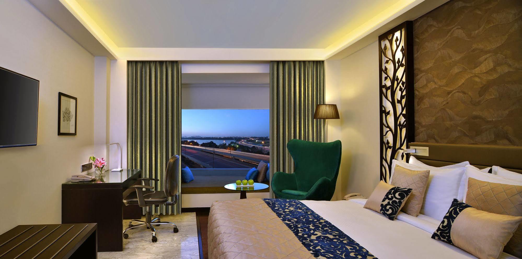 Country Inn & Suites By Radisson, Bengaluru Hebbal Road Экстерьер фото